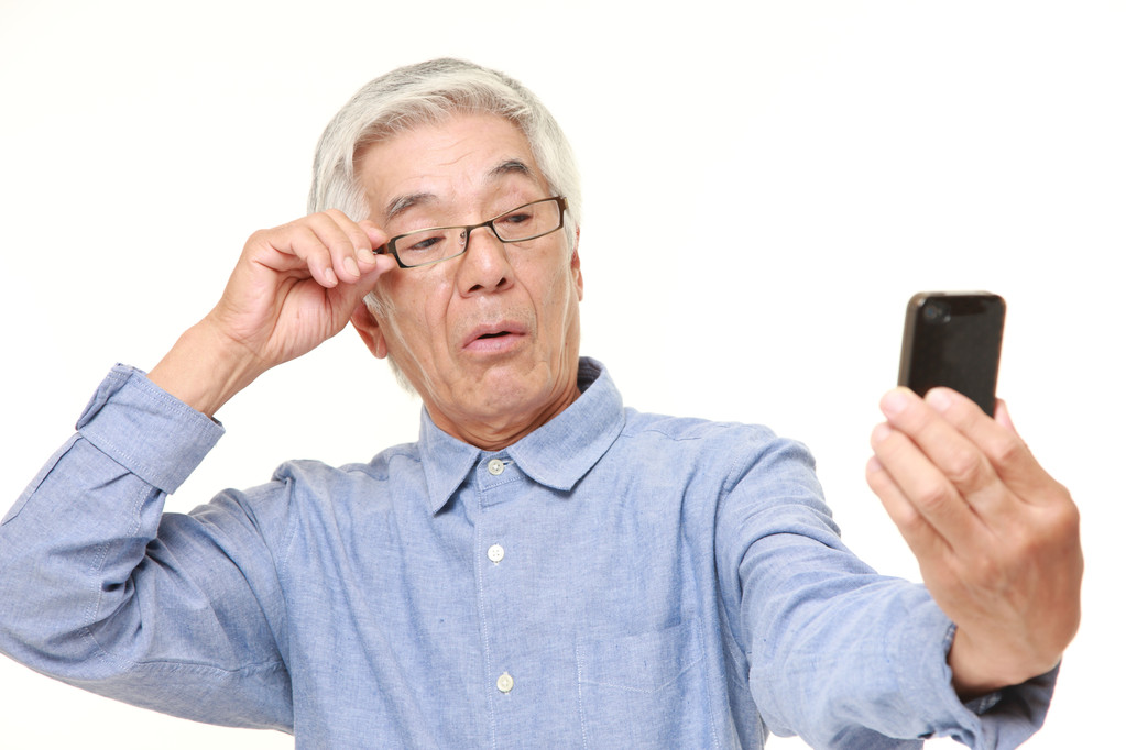 老花的發(fā)生除了與年齡有關(guān)，你還能想到什么？