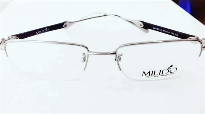 老花鏡怎么配，參照老花鏡度數(shù)對照表靠譜嗎?