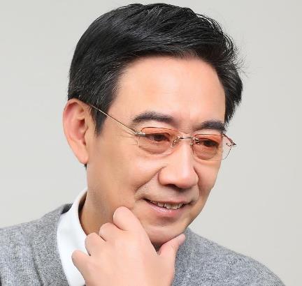 請(qǐng)問(wèn)漸進(jìn)老花鏡哪個(gè)品牌的最好? 請(qǐng)問(wèn)漸進(jìn)老花鏡哪個(gè)品牌的最好?